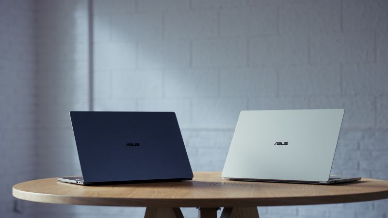 ExpertBook A7, white and gray